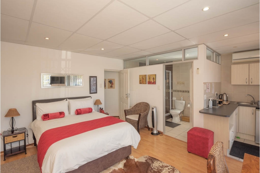 6 Bedroom Property for Sale in Humerail Eastern Cape